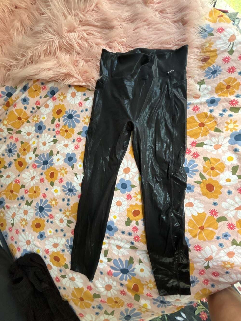 Adore Me Women's Metallic Black High-Waisted Leggings with Side Pockets